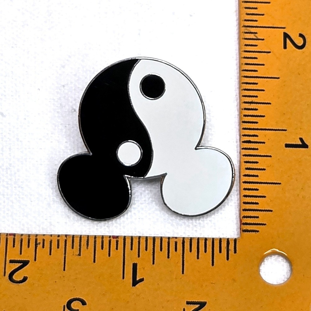 Disney Mickey Mouse Yin Yang Pin 2007 Official Trading Enamel Icon Black White‎ - Picture 3 of 6